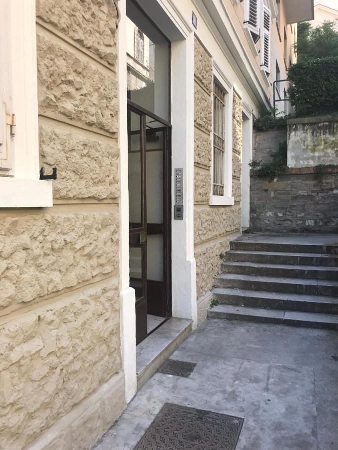 Alla Scalinata Del Teatro Rossetti Parcheggio 트리에스테 외부 사진